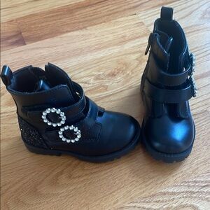 Setchelles black kids boots. rhinestones with Pearl Buckle.  brand new size 6M
